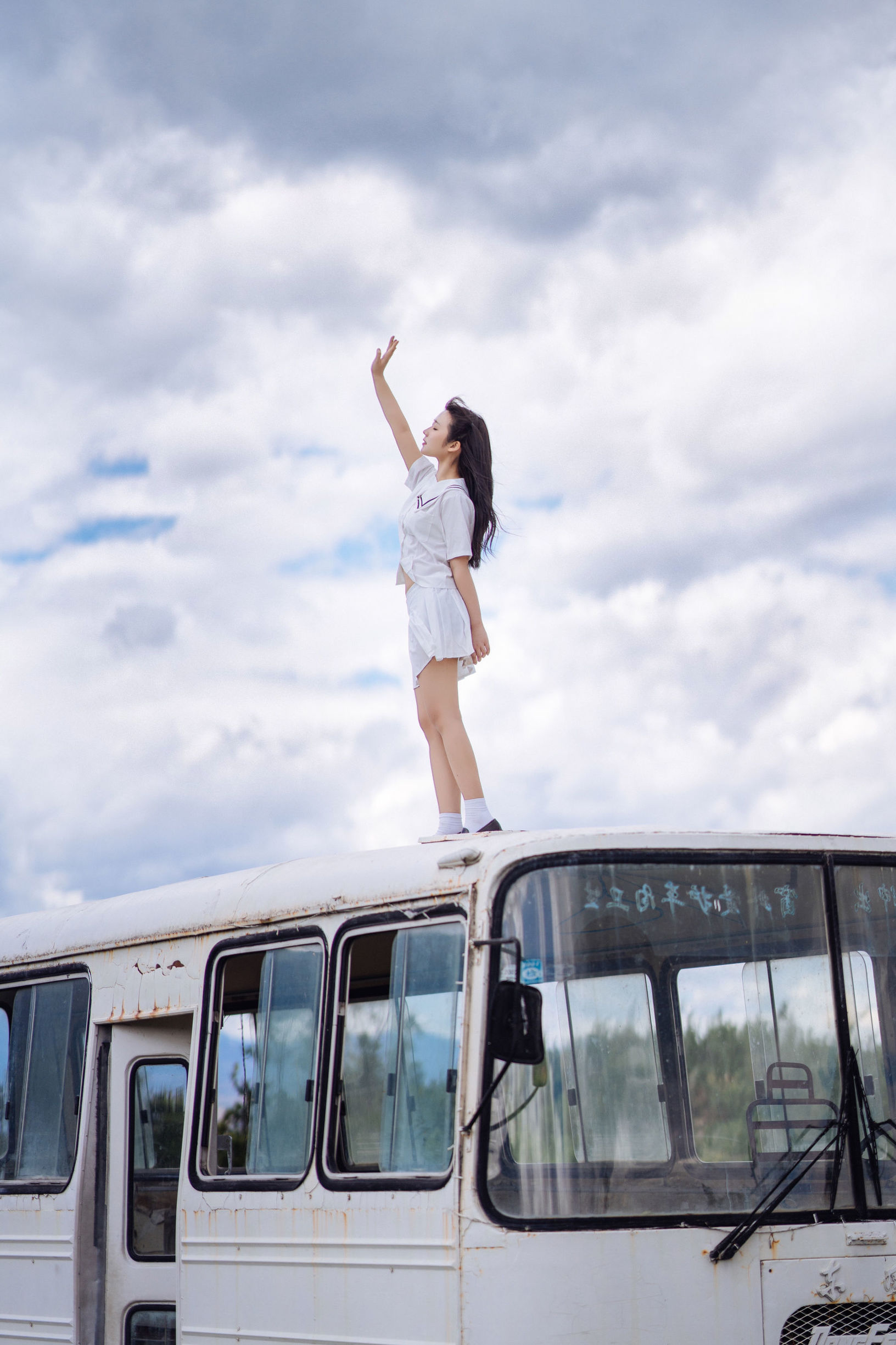 [COS福利]微博福利姬镜酱静夏之JK少女插图2